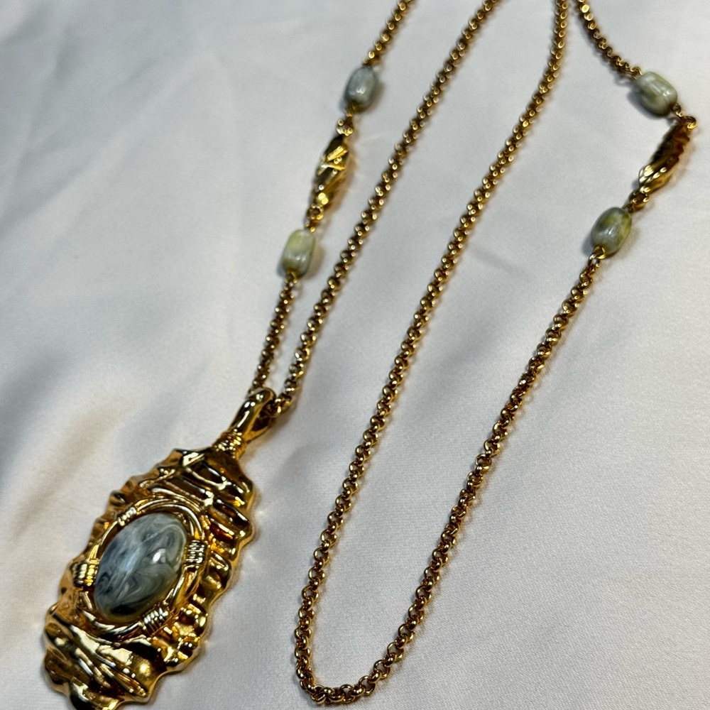 Elegant Gold- Tone Pendant Necklace